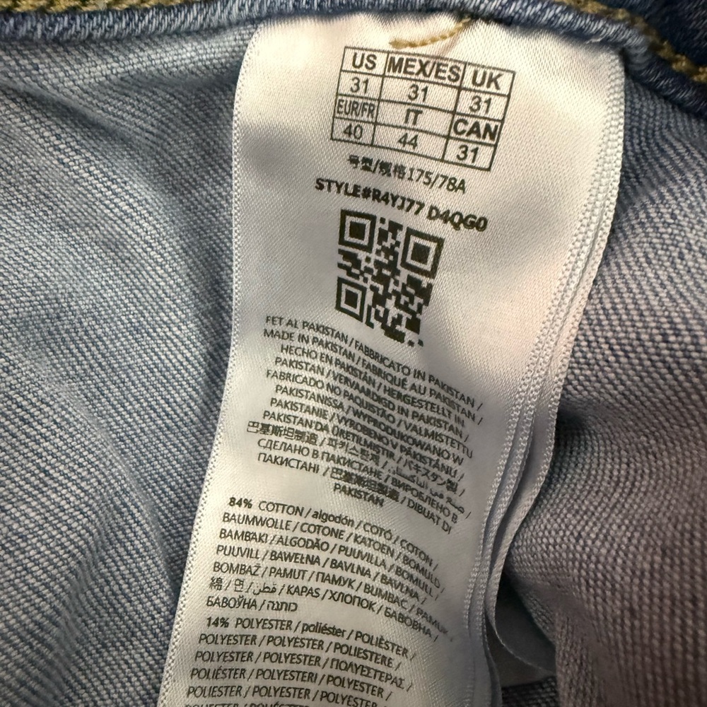 Guess Light Blue Straight Leg Jeans - Picture 3 of 7